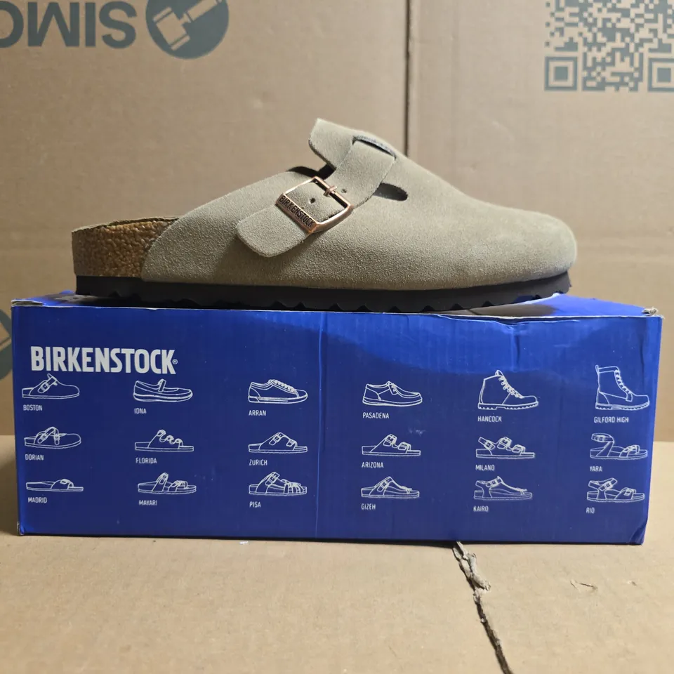 BOXED PAIR OF BIRKENSTOCK BOSTON BS SHOES IN TAUPE SIZE UK 5.5