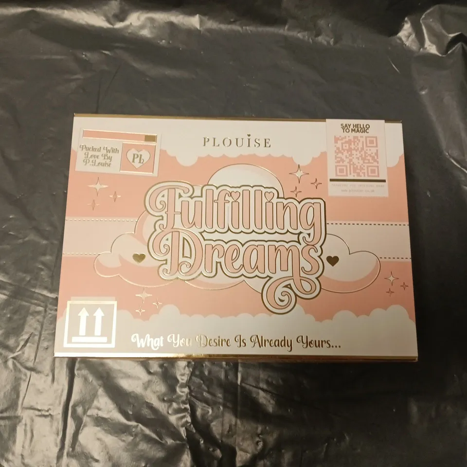 P LOUISE FULFILING DREAMS MAKE-UP SET – PINK BOX