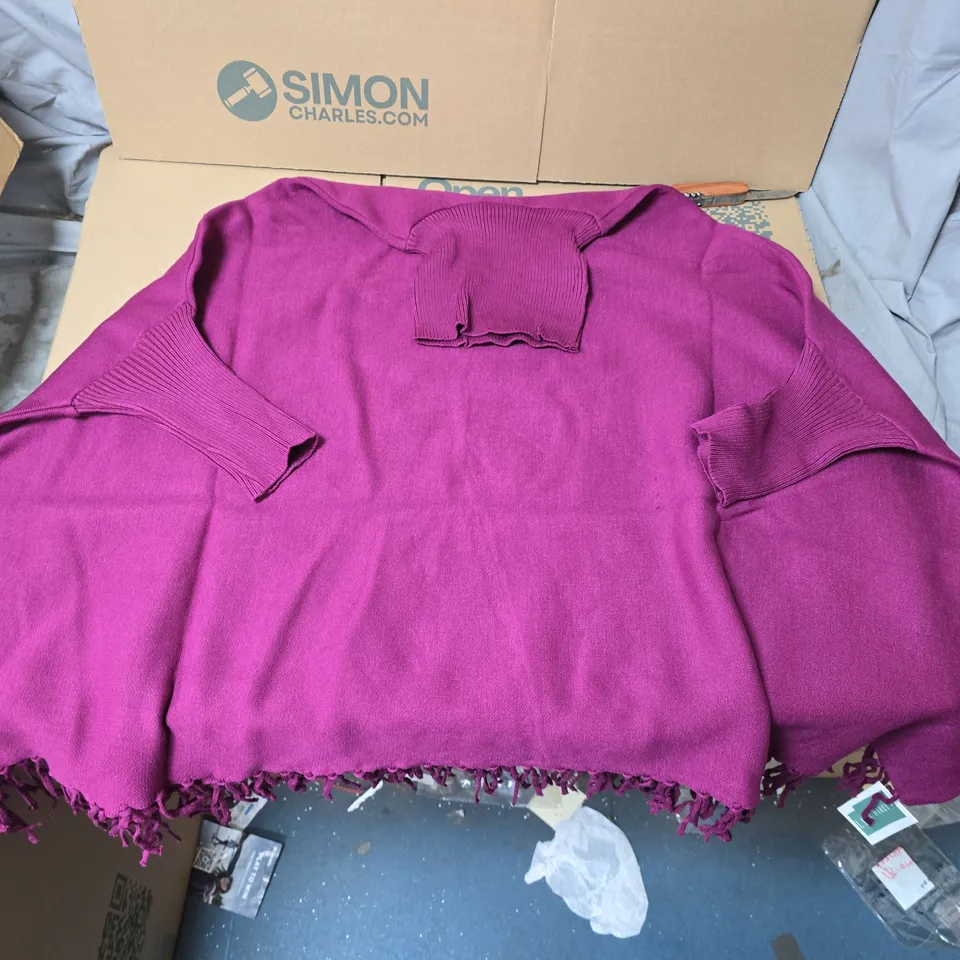 LARGE QUANTITY OF ASSORTED ITEMS TO INCLUDE MAROON JUMPERS, LEOPARD PRINT SHIRTS  & FLORAL TOPS IN VARIOUS SIZES, ETC - COLLECTION ONLY