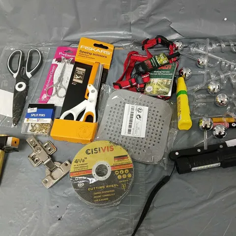 APPROXIMATELY 10 ASSORTED HOUSEHOLD ITEMS TO INCLUDE - AIR UP FLAVOURS, PENCILS, AND CISIVIS CUTTING WHEEL ETC. 