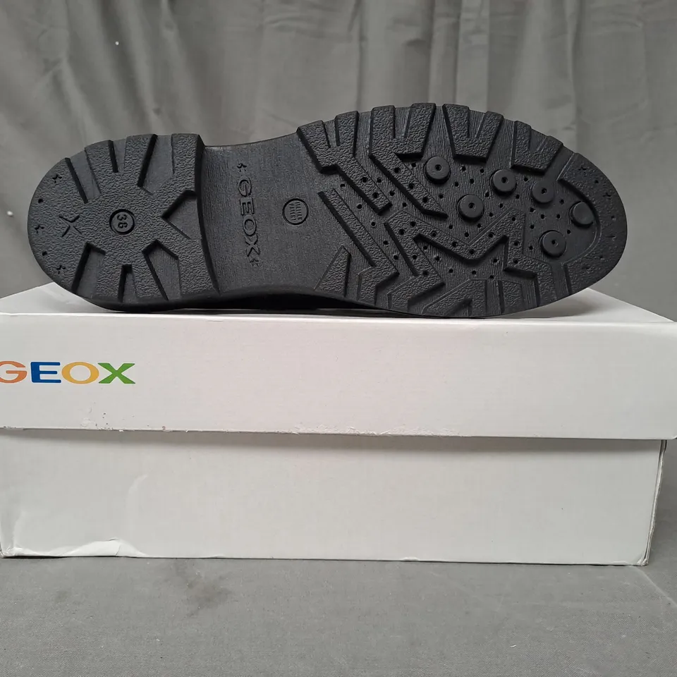 BOXED PAIR OF GEOX SHOES IN BLACK UK SIZE 5