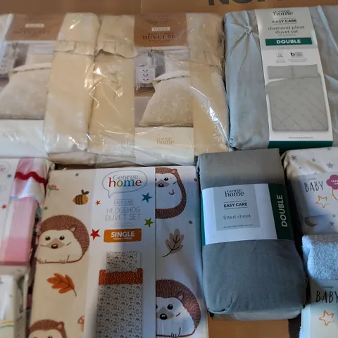 LOT OF ASSORTED HOME FABRIC ITEMS TO INCLUDE BEDDING, THROWS AND SHOWER CURTAINS