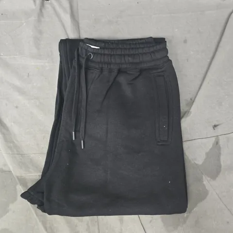 PULL & BEAR SWEATPANTS IN BLACK SIZE MEDIUM