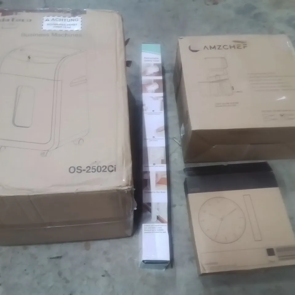 PALLET CONTAINING ASSORTED ITEMS TO INCLUDE: SHREDDER, JUICER, SAFETY GATE AND CLOCK ETC...