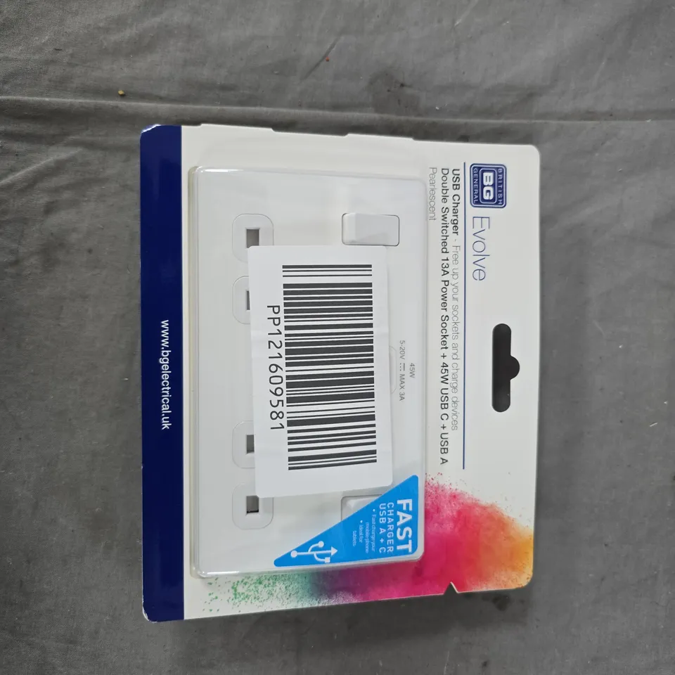 EVOLVE DOUBLE SWITCHED POWER SOCKET+USBC 