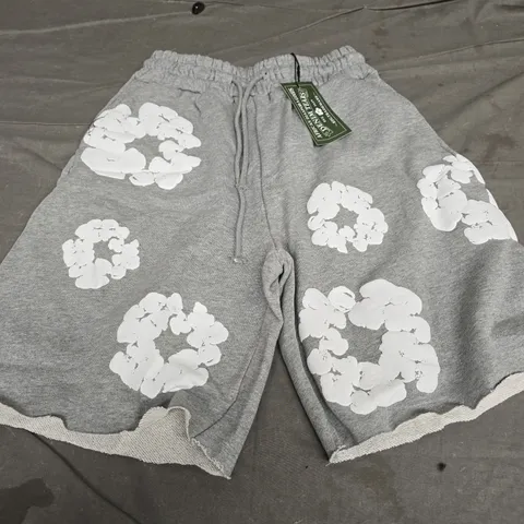 DENIM TEARS CASUAL SHORTS IN GREY - SIZE SMALL