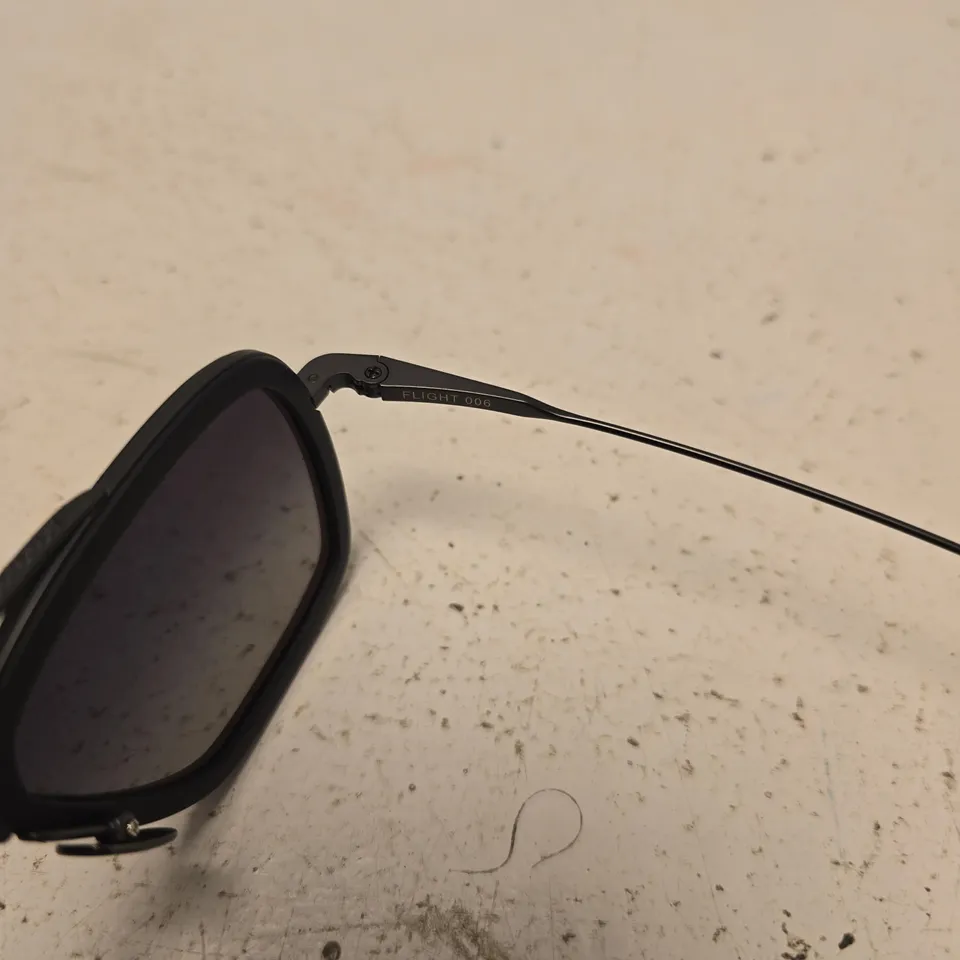 DITA FLIGHT 006 SUNGLASSES IN CASE