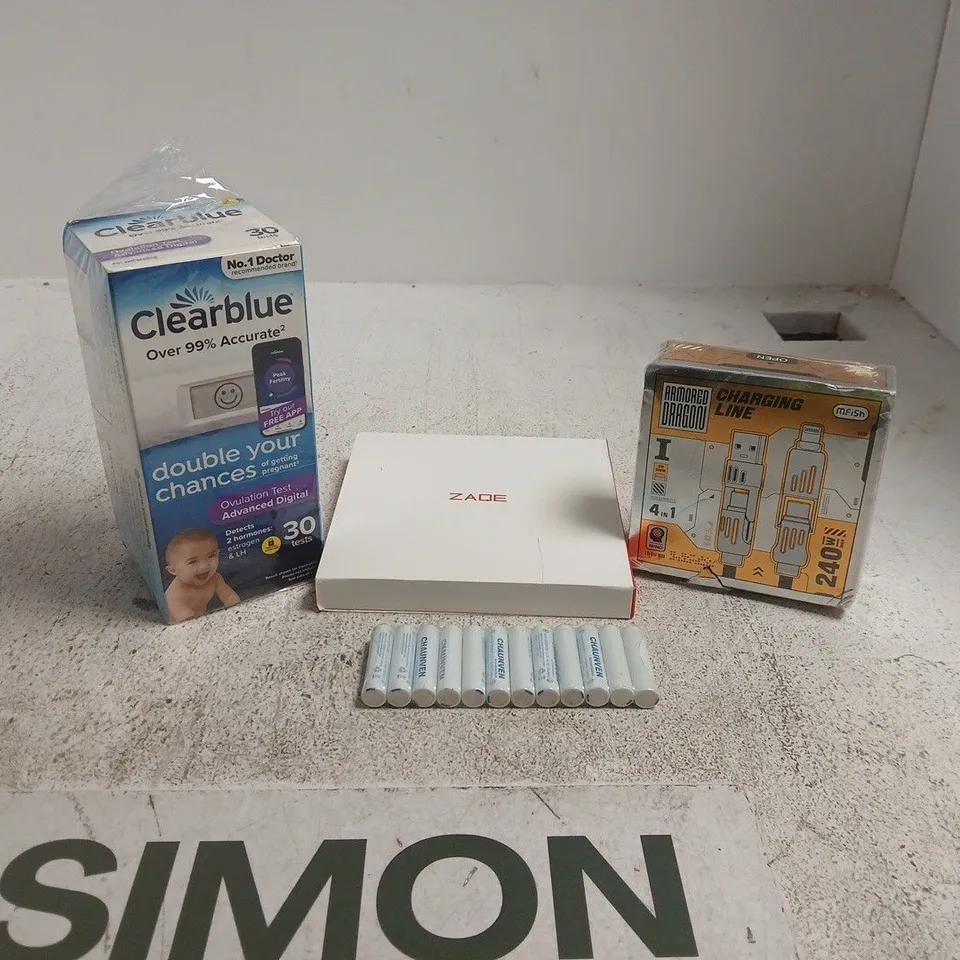 TOTE OF APPROXIMATELY 18 ASSORTED ITEMS TO INCLUDE CLEARBLUE OVULATION TEST, BATTERIES, ARMORED DRAGON CHARGING LINE, ZAQE MP3 PLAYER ETC