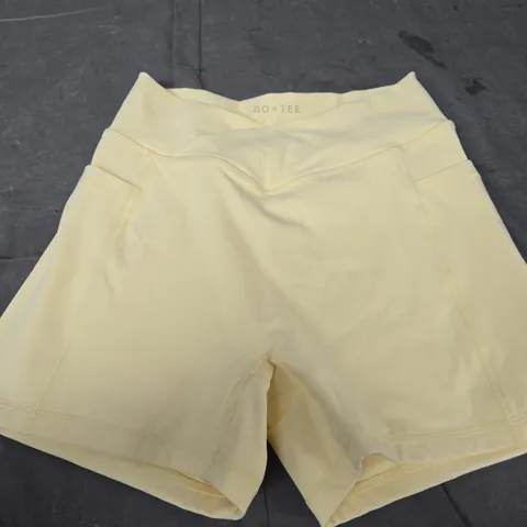BO+TEE SHORTS – SIZE M
