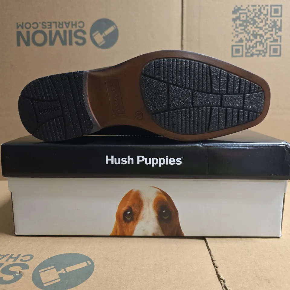 BOXED PAIR OF HUSH PUPPIES BRODY SLIP-ON SHOES IN CHOCOLATE SIZE UK 7