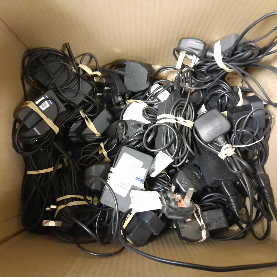 APPROXIMATELY 30 MICROSOFT SURFACE ASSORTED CHARGERS  