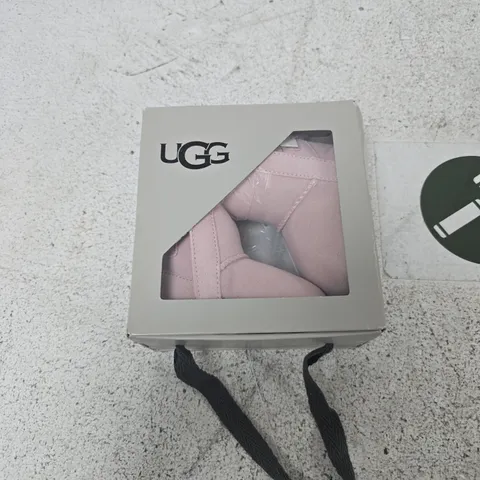 UGG I BABY BAILEY BOW PINK BOOTIES β BOXED SIZE 0/1
