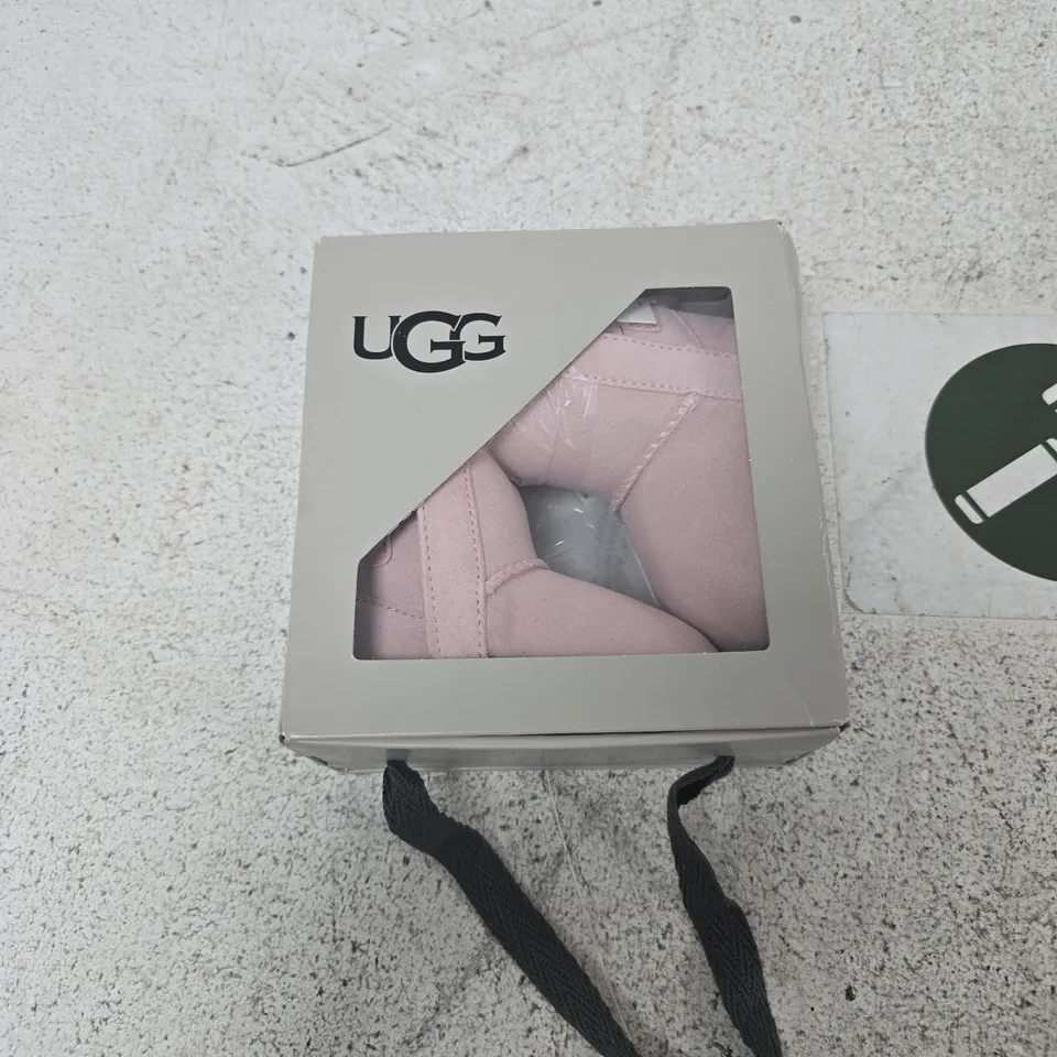UGG I BABY BAILEY BOW PINK BOOTIES – BOXED SIZE 0/1