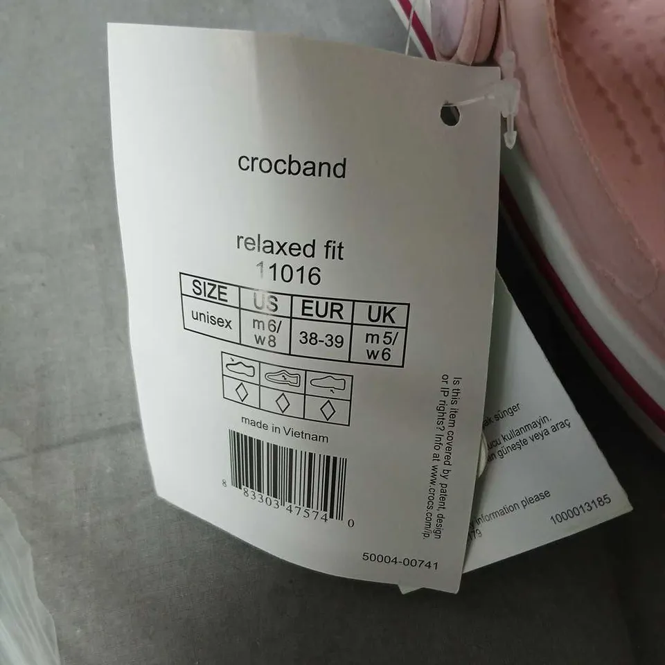 CROCS CROCBAND RELAXED FIT SANDALS – PINK, UNISEX UK 5 (US M6 / W8)