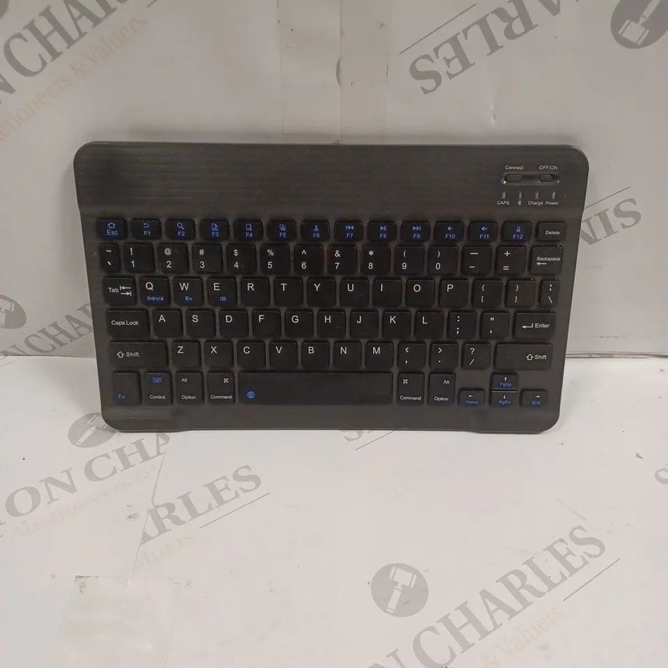 UNBRANDED WIRELESS KEYBOARD IN BLACK 