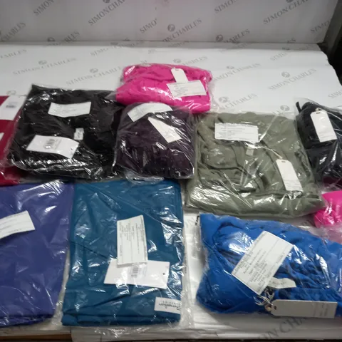 BAG OF APPROX 10 ASSORTED CLOTHING ITEMS TO INCLUDE - MAISON DE NIMES