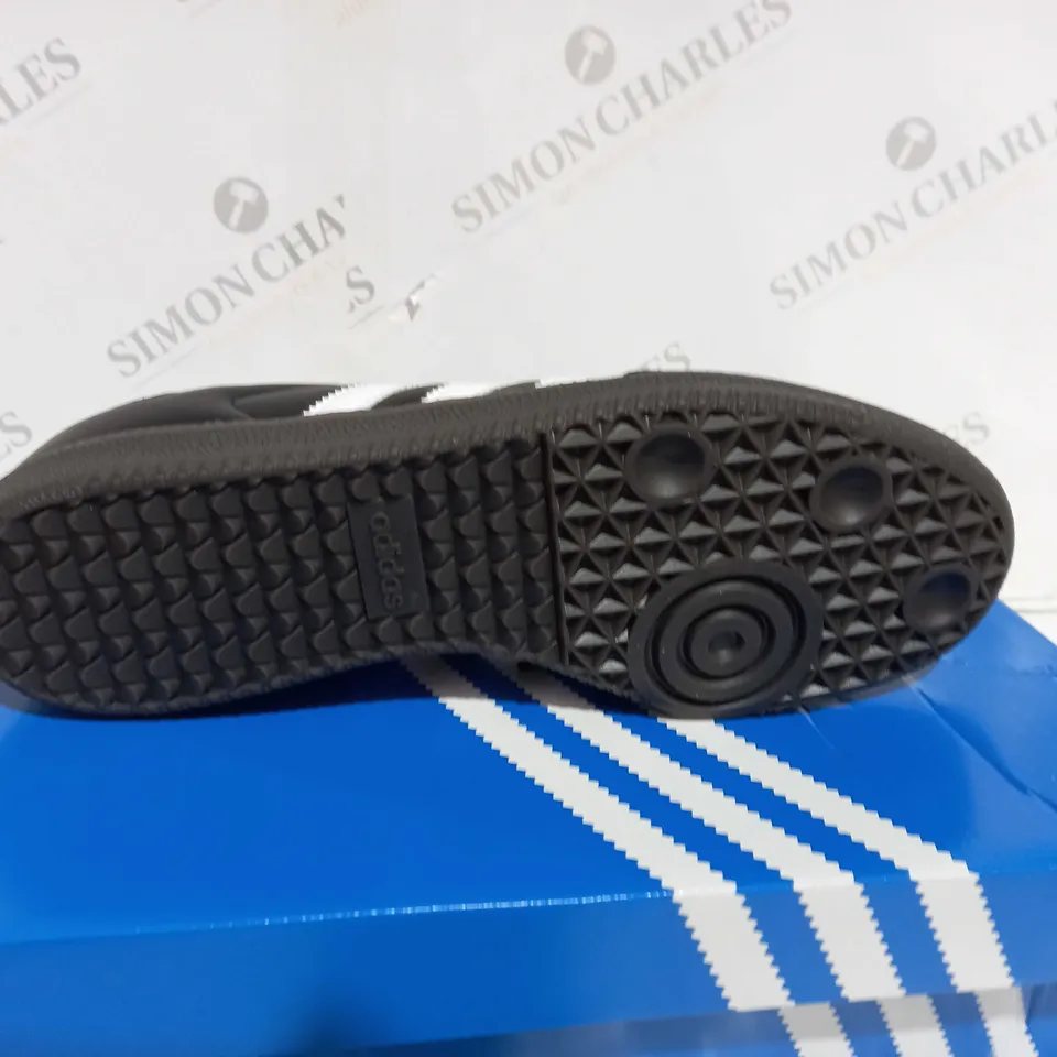 BOXED ADIDAS SAMBA OG BLACK & WHITE TRAINERS - UK SIZE 8