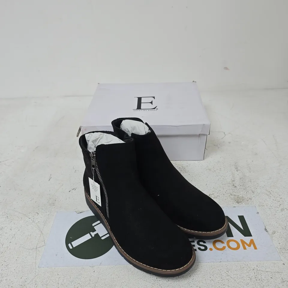 SHOES BY EMMA SONIA BLACK SUEDE ANKLE BOOTS – UK SIZE 6