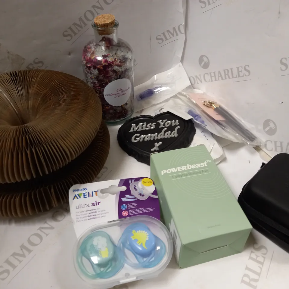 ASSORTED HOUSEHOLD ITEMS 
