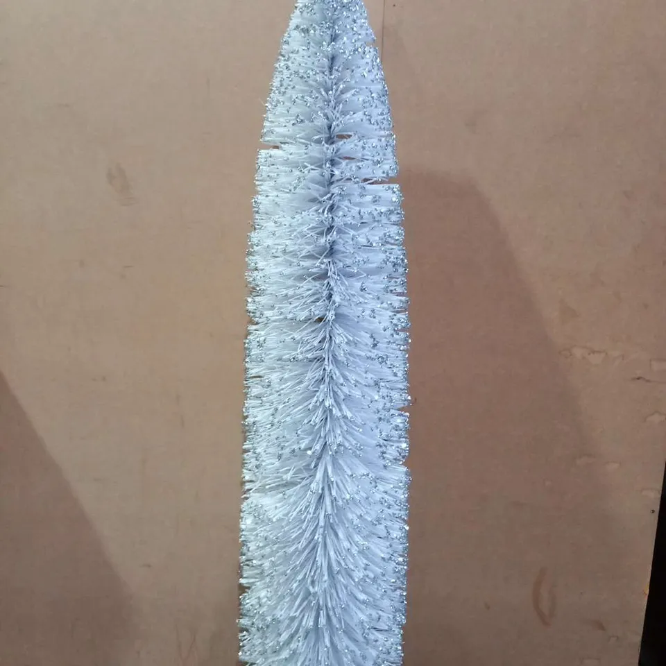 PALLET OF APPROXIMATELY 12 BRAND NEW 114CM SILVER TIPS TREE