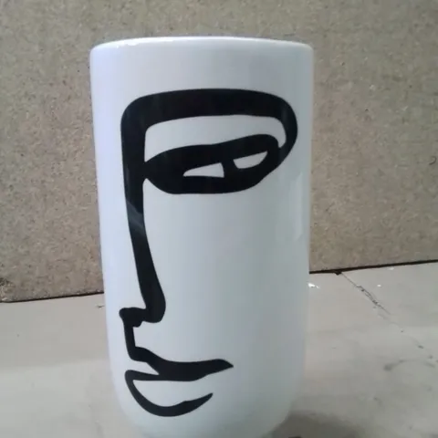 BOXED VISO LARGE FACE VASE