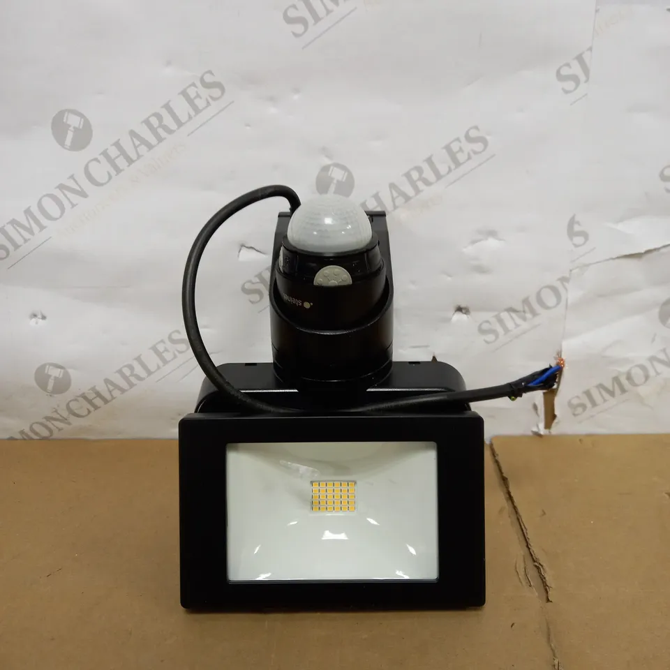 STEINEL LED OUTDOOR SPOTLIGHT LS 150 BLACK