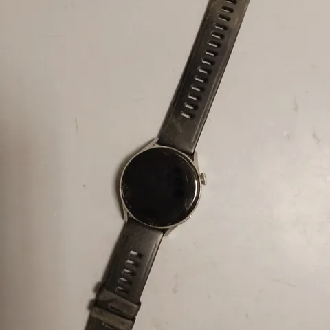 HUAWERI WATCH 3 GLL-AL04 IN BLACK WITH RUBBER STRAP