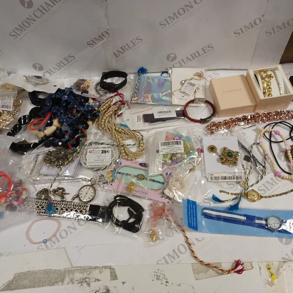 APPROXIMATELY 25 PIECES OF JEWELLERY TO INCLUDE ORIS WATCH, DIAMONIQUE CUFF SET, AND MONACO EARRING ETC. 