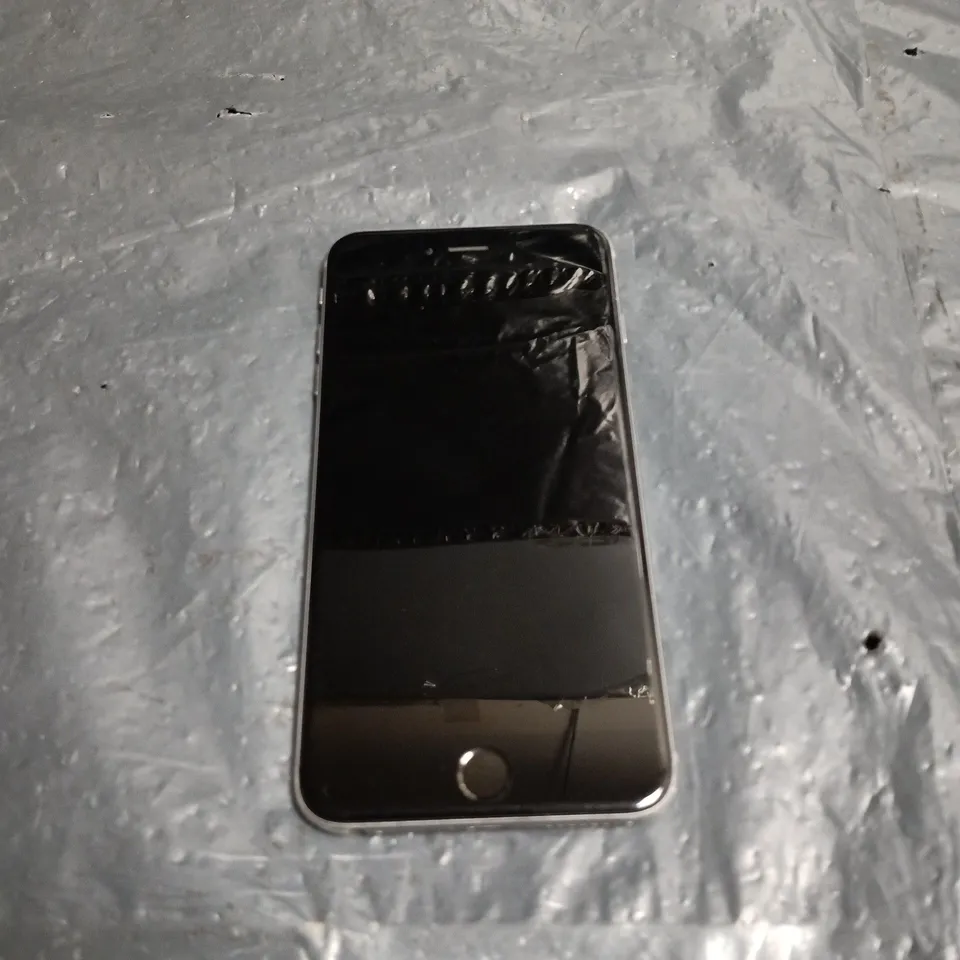 APPLE IPHONE – SILVER – 4.7-INCH SMARTPHONE (IPHONE 6/6S) 