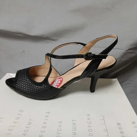 GEOX RESPIRA WOMEN'S BLACK WOVEN SANDALS – UK 7.5 (EU 41)– BOXED