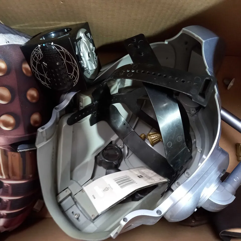 BOX OF ASSORTED DOCTOR WHO ITEMS TO INCLUDE CYBERMAN HELMET, DALEK FIGURES, ETC