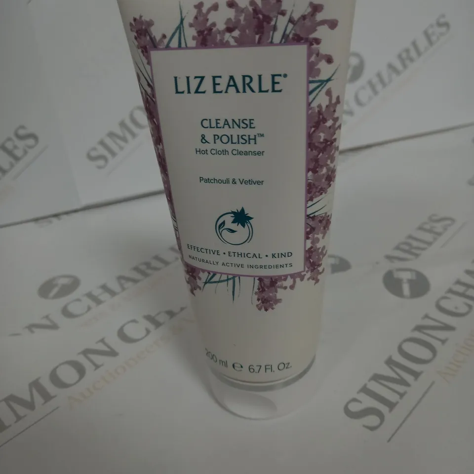 LIZ EARLE PATCHOULI AND VETIVER CLEANSE AND POLISH HOT CLOTH CLEANSER - 200ML