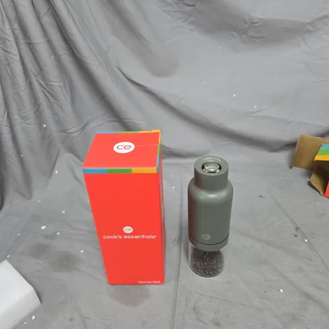 COOKS ESSENTIALS SET OF TWO GRAVITY MILLS