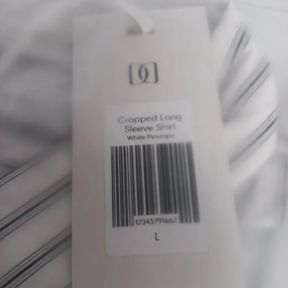 BAGGED DESTRUCTIVE CROPPED LONG SLEEVE STRIPED SHIRT – WHITE/BLUE, UK SIZE L