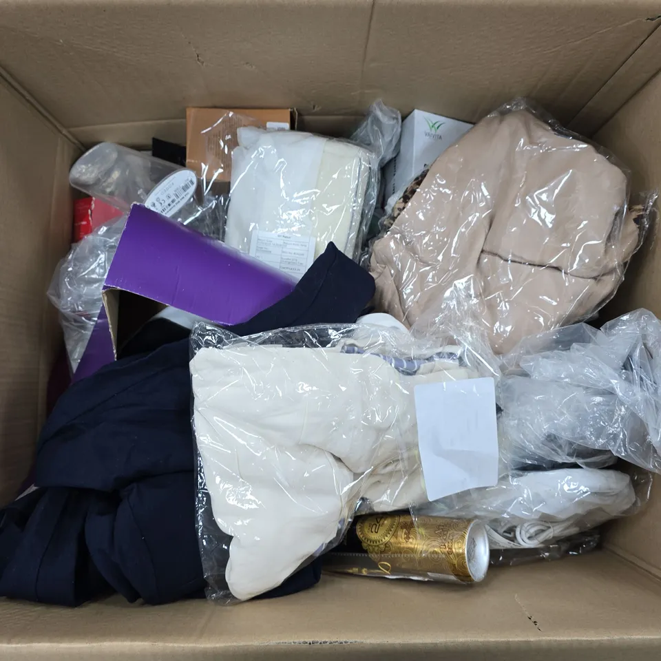 APPROXIMATELY 15 ASSORTED ITEMS TO INCLUDE NOMA EYE MASSAGER, THE 5TH SEASON CANDLE, HORSES WALL ART, ETC