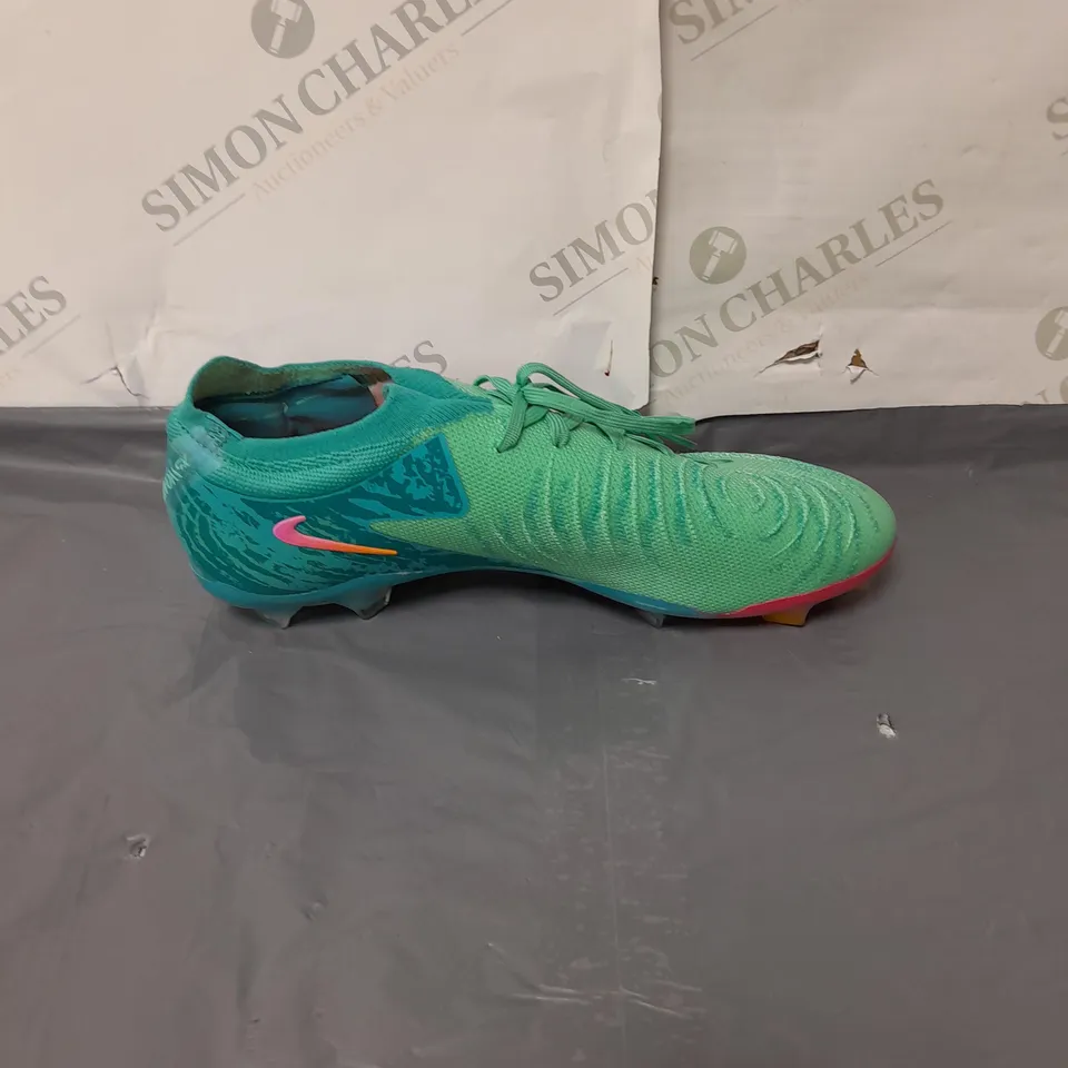 NIKE PHANTOM LUNA FOOTBALL SHOES GREEN SIZE 8