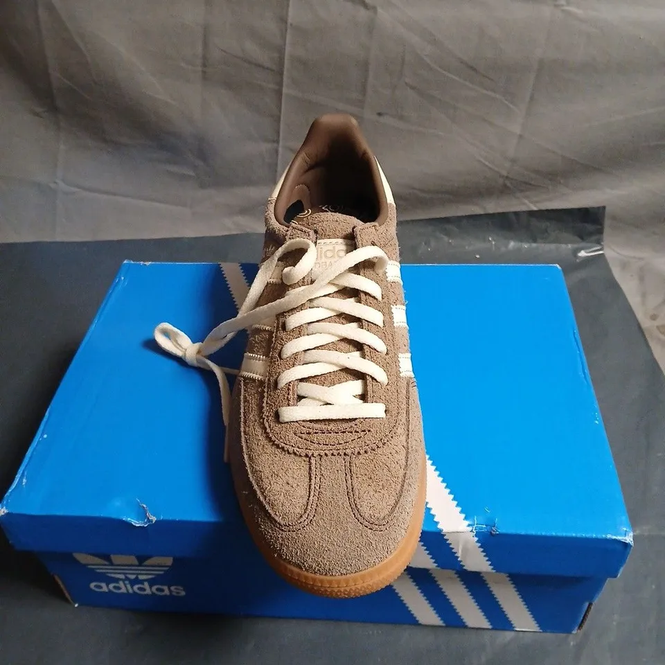 ADIDAS SPEZIAL TRAINERS – BROWN SUEDE, GUM SOLE, WHITE STRIPES UK 4