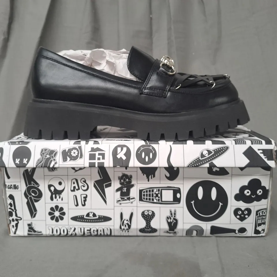 BOXED PAIR OF KOI VEGAN SILENT DUSK OWL PENTAGRAM LOAFERS IN BLACK UK SIZE 8