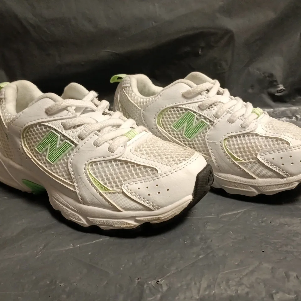 PAIR OF NEW BALANCE KIDS 530 TRAINERS IN WHITE/MINT GREEN SIZE UK 11