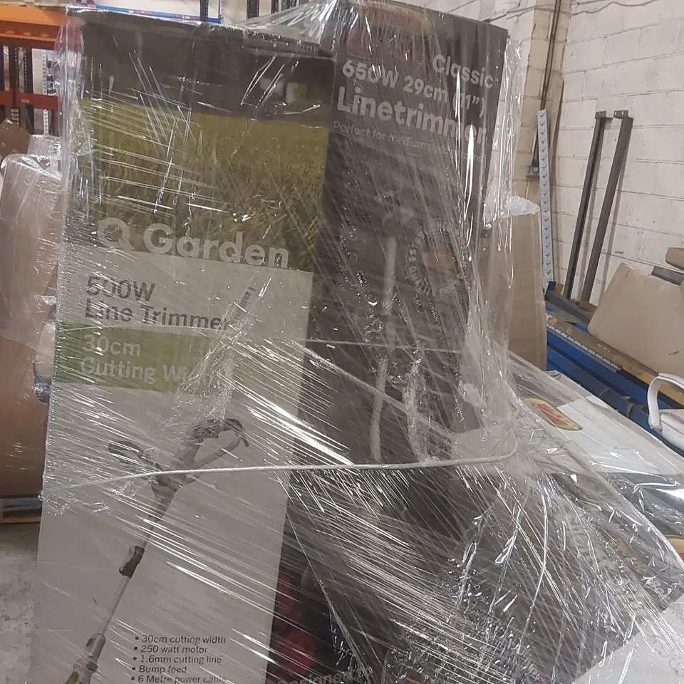 PALLET CONTAINING A LARGE QUANTITY OF ASSORTED ELECTRIC GARDENING TOOLS INCLUDING: WEBB SILENT SHREDDERS, WEBB 650W 29CM LINE TRIMMER, GREENWORKS 24V BATTERY POWERED STRING TRIMMER ECT