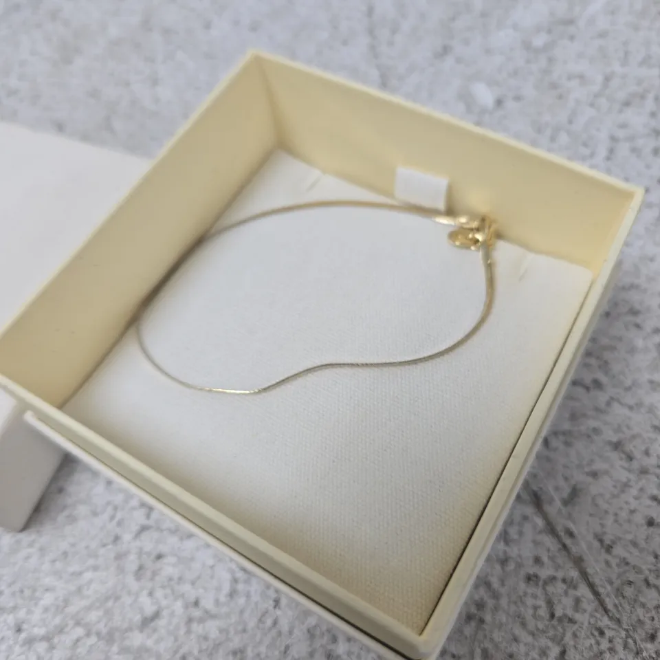 DAISY 925 STERLING SILVER BRACELET WITH CHARM – BOXED