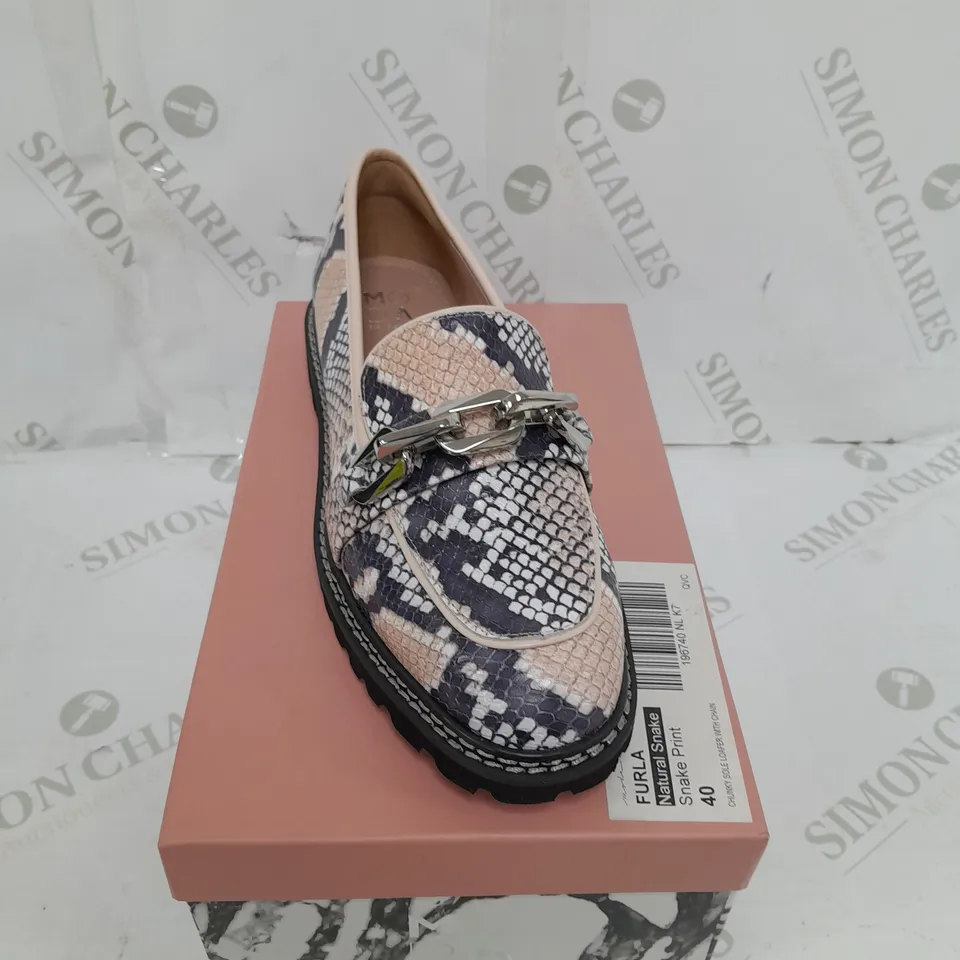 MODA IN PELLE SNAKE PRINT LOAFERS SIZE 7