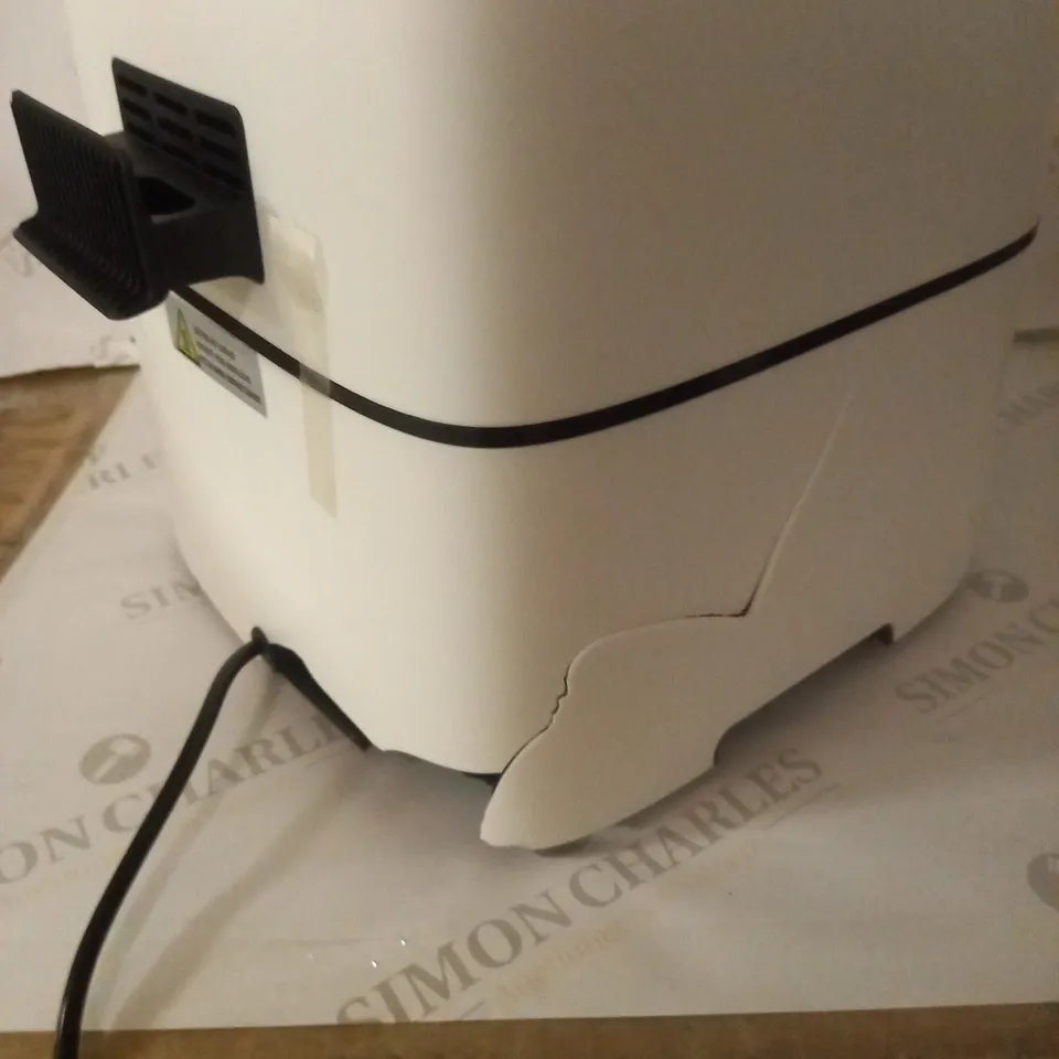 COSORI AIR FRYER 1700W MAX XXL 5.5L DIGITAL TOUCHSCREEN, WHITE