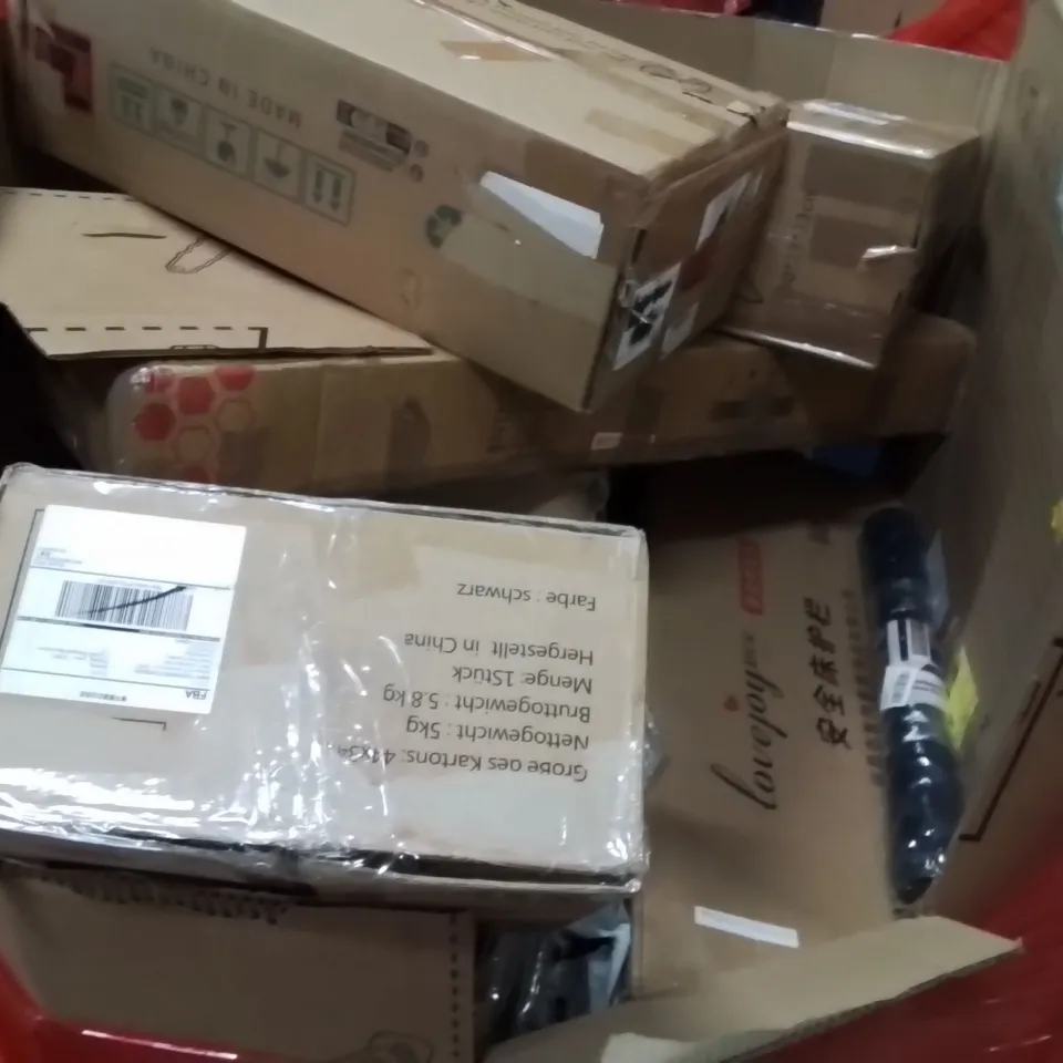 PALLET OF ASSORTED HOUSEHOLD GOODS AND PRODUCTS TO INCLUDE;MAGNETIC DARTBOARD,SAW,AREA RUG