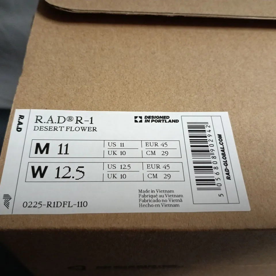 BOXED PAIR OF R.A.D R-1 DESERT FLOWER TRAINERS – UK 10
