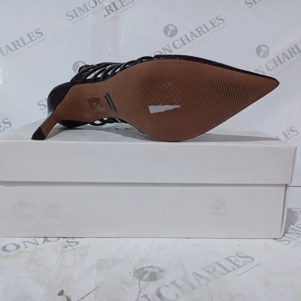 BOXED PAIR OF REISS DAPHNE SLINGBACK HEELS IN POMEGRANATE SIZE 6