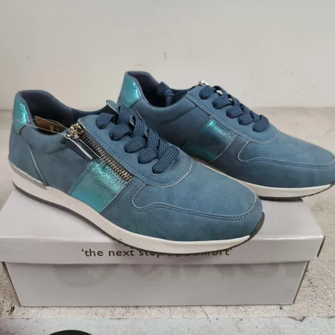 BOXED PAIR OF DR.KELLER MARTINA BLUE TRAINERS – UK SIZE 6
