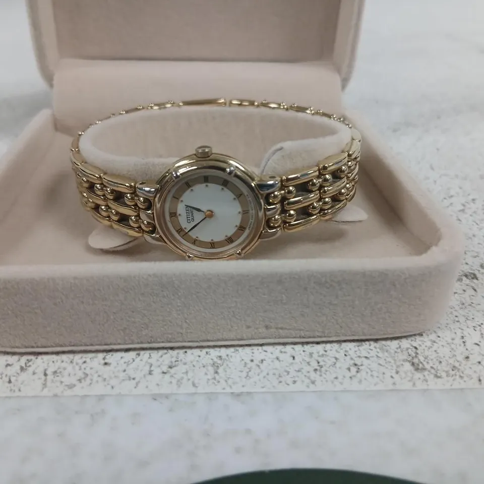 CITIZEN GOLD-TONE LADIES' WRISTWATCH WITH WHITE DIAL ON TWO-TONE BRACELET – IN JEWELLERY BOX