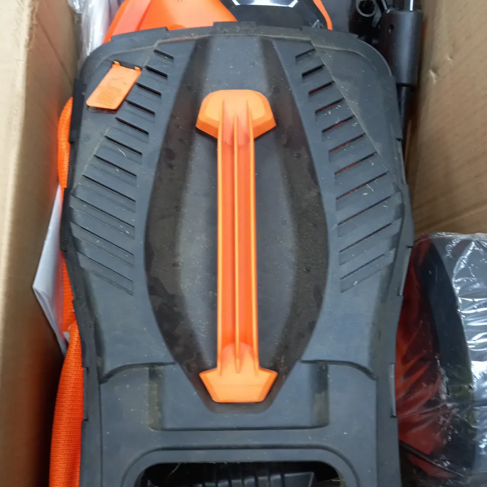 BOXED YARD FORCE 32CM LAWNMOWER AND TRIMMER