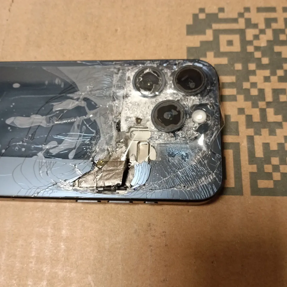 APPLE IPHONE 15 PRO BLUE